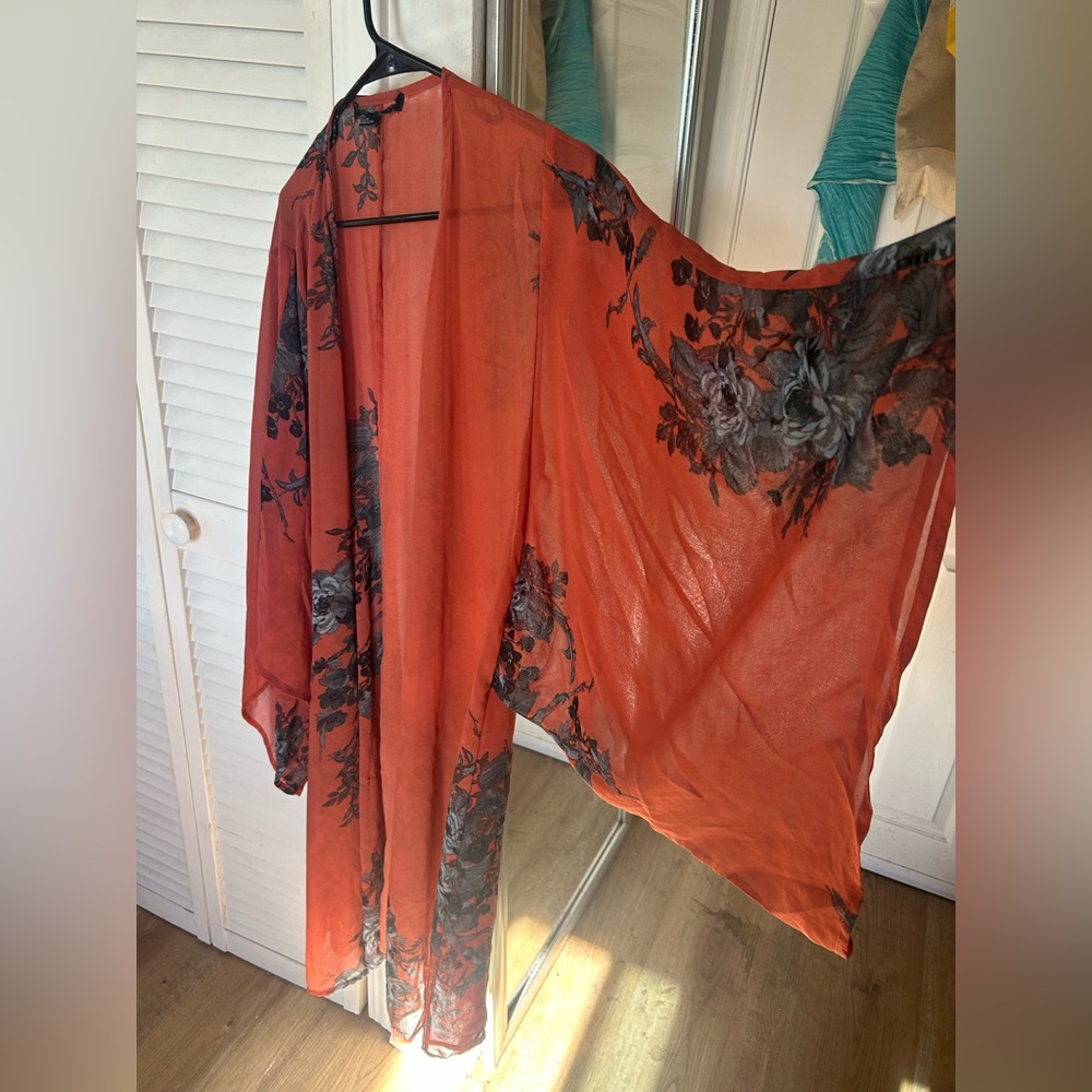 Source Unknown Sheer Coral Kimono with Black Floral Trim - Picture 2 of 3